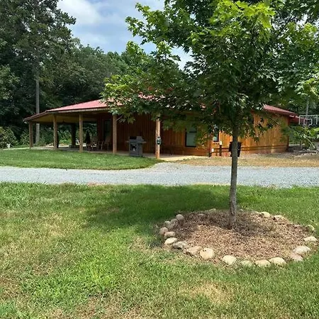 Serenity Barn Mooresville Exterior photo